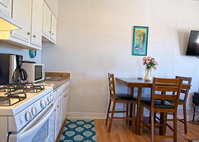 The 202 Apartment *