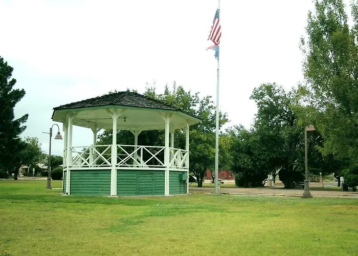 The 202 Clarkdale